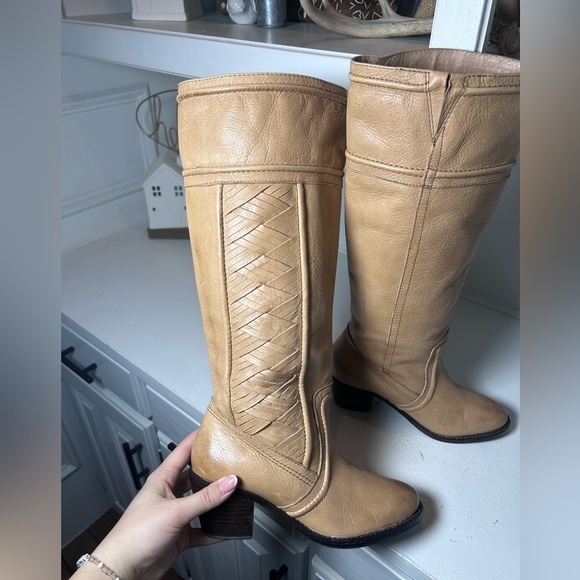 Fossil Tan Leather Knee-High Boots Women’s US 7 Classic Riding Style Braided - Picture 6 of 9